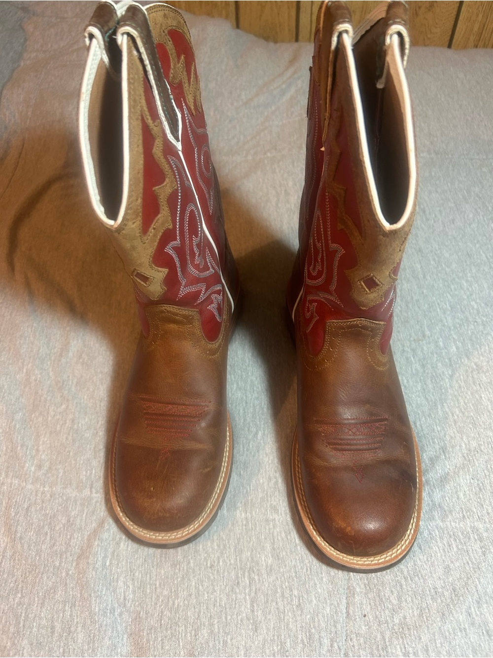 Ariat 9B Brown Leather Cowboy Boots with Red and Tan Shaft